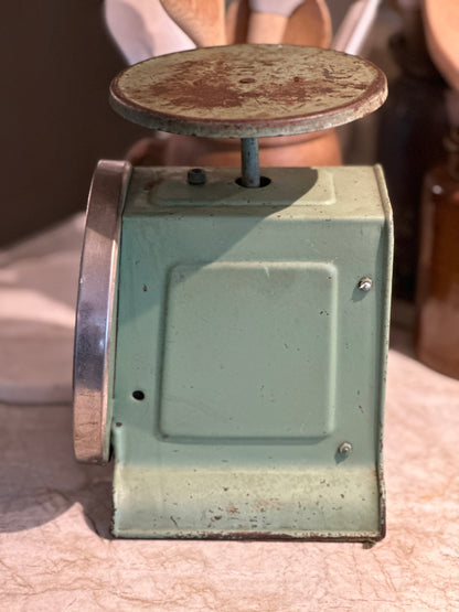 Vintage AutoWate Household Scale