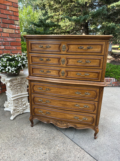 Thomasville Chest of Drawers Oak Highboy Vintage