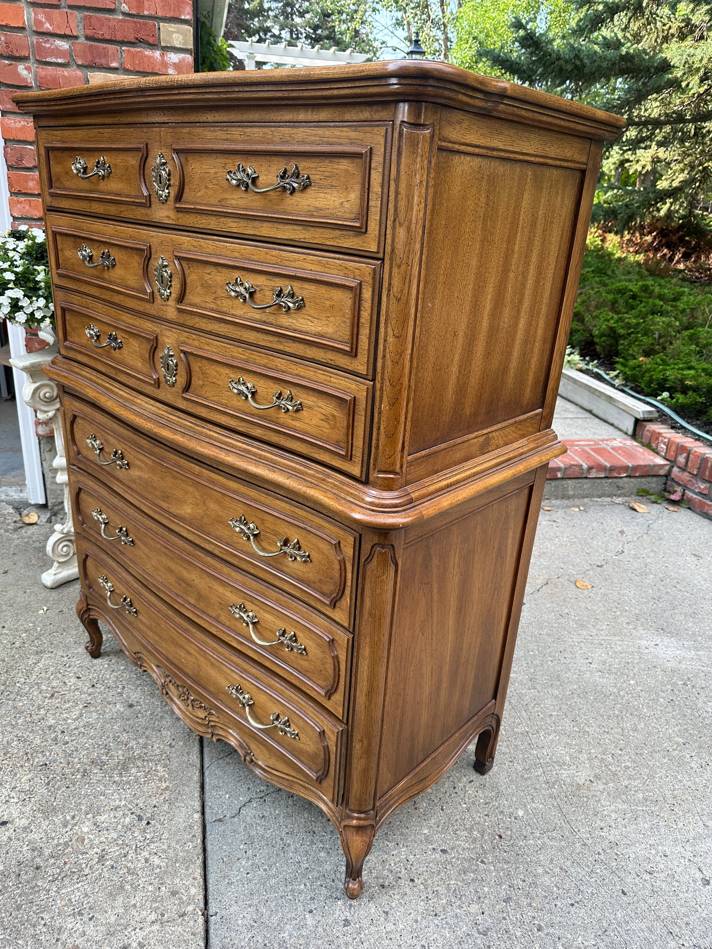 Thomasville Chest of Drawers Oak Highboy Vintage