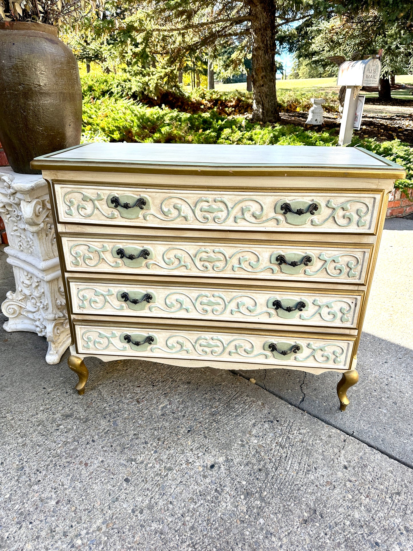 Vintage Chest of Drawers