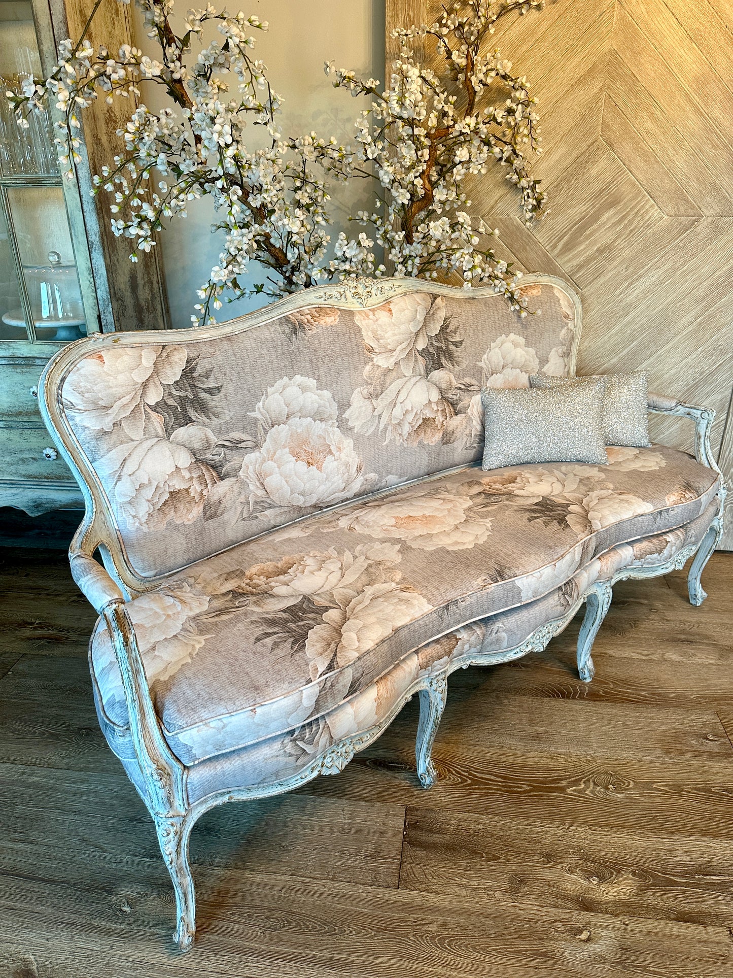 Elegant Louis XV Bench Sofa