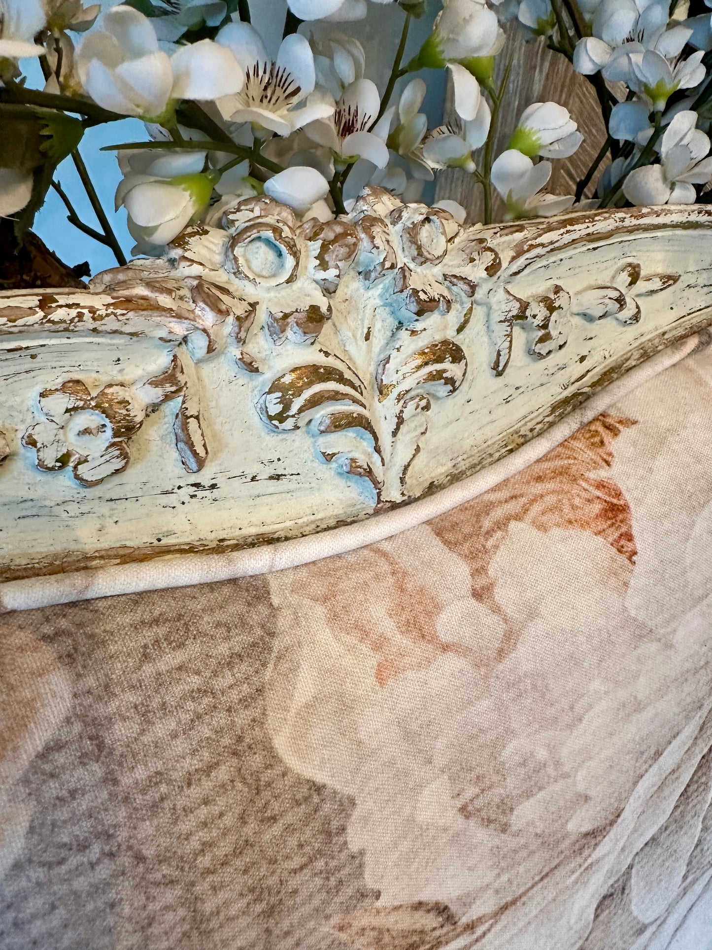 Elegant Louis XV Bench Sofa