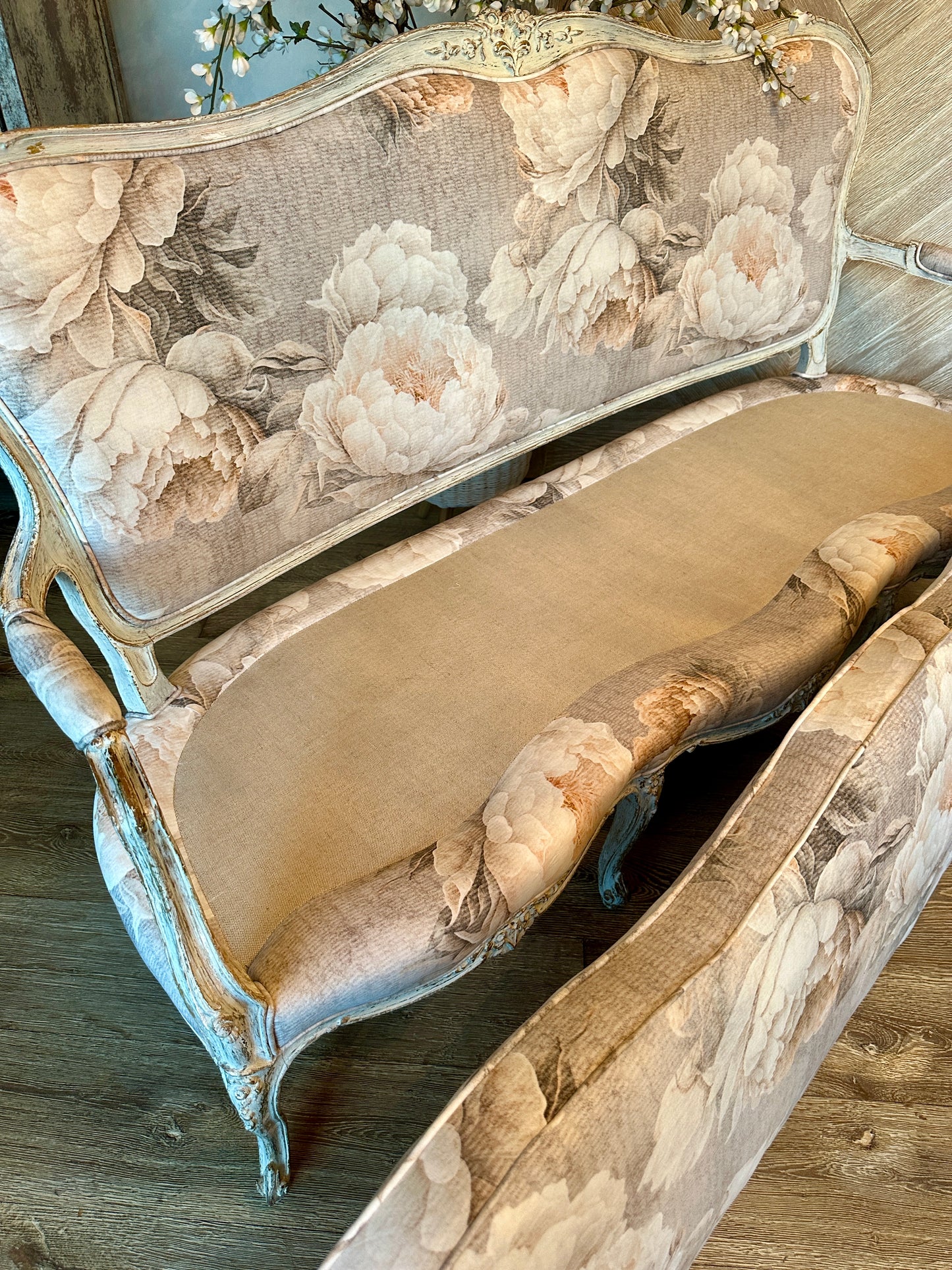 Elegant Louis XV Bench Sofa