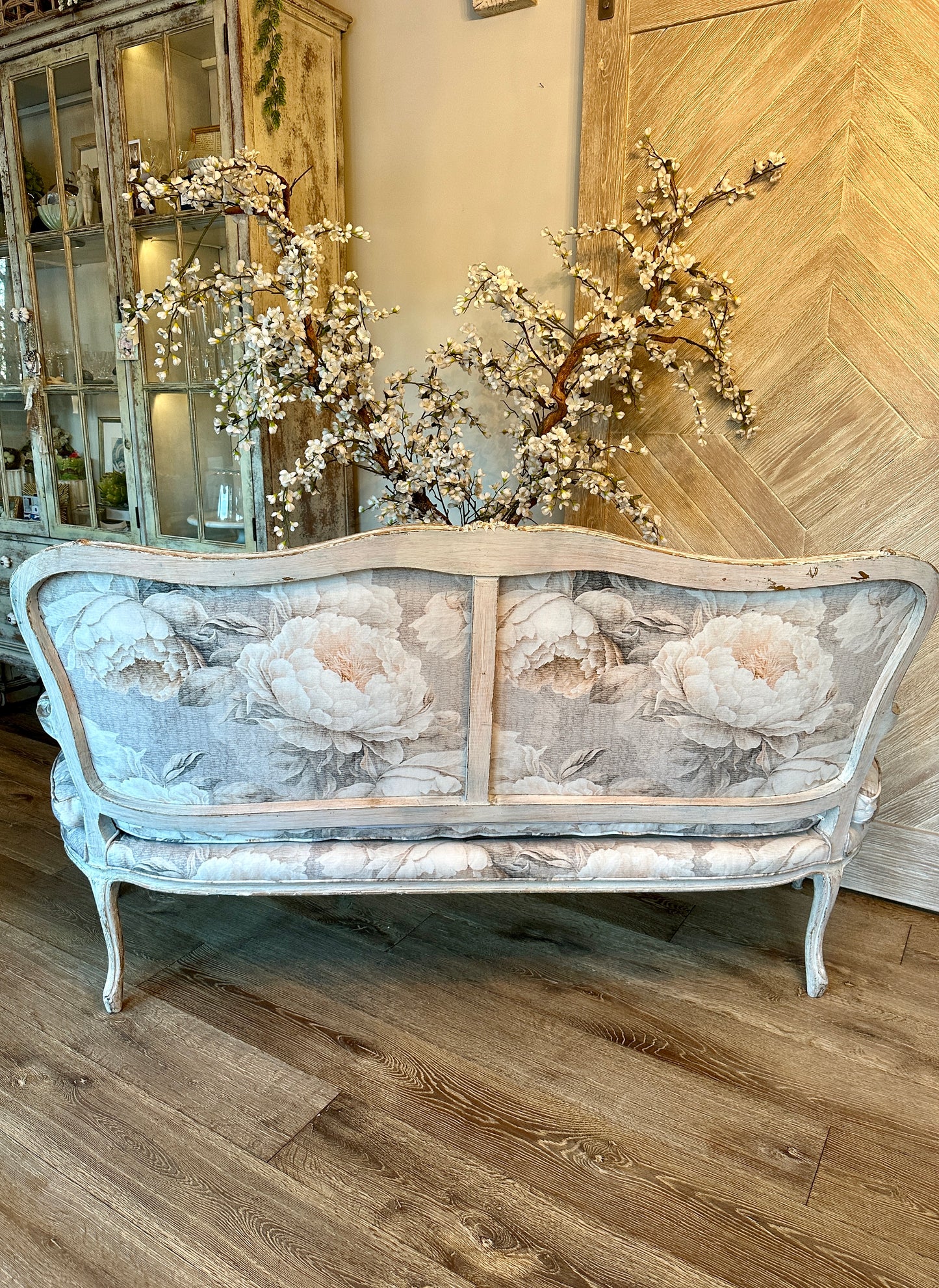 Elegant Louis XV Bench Sofa